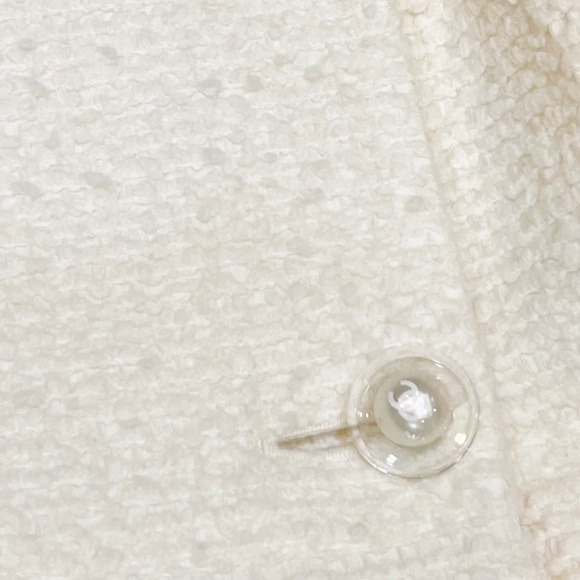 Chanel jacket - Picture 4 of 7